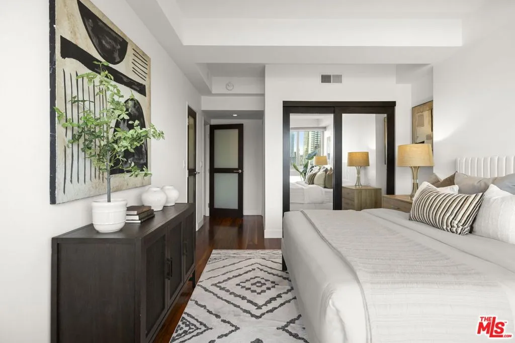 2222 Avenue Of The Stars 1004, Los Angeles, California 90067 home-pic-10